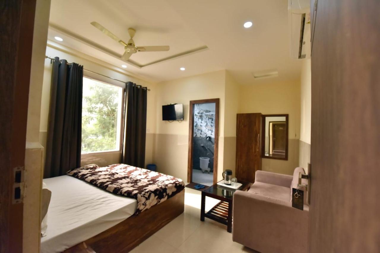 Royal Inn Jammu Ngoại thất bức ảnh