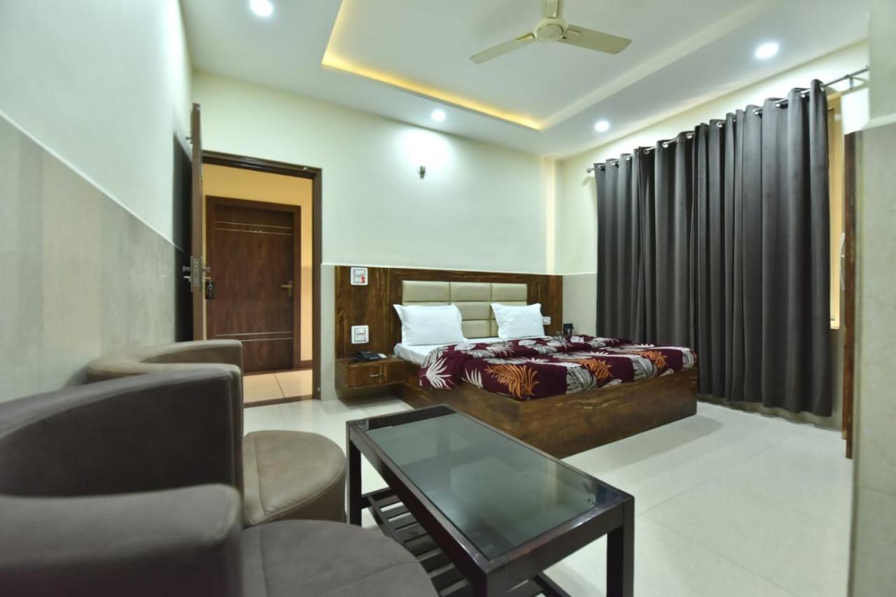 Royal Inn Jammu Ngoại thất bức ảnh