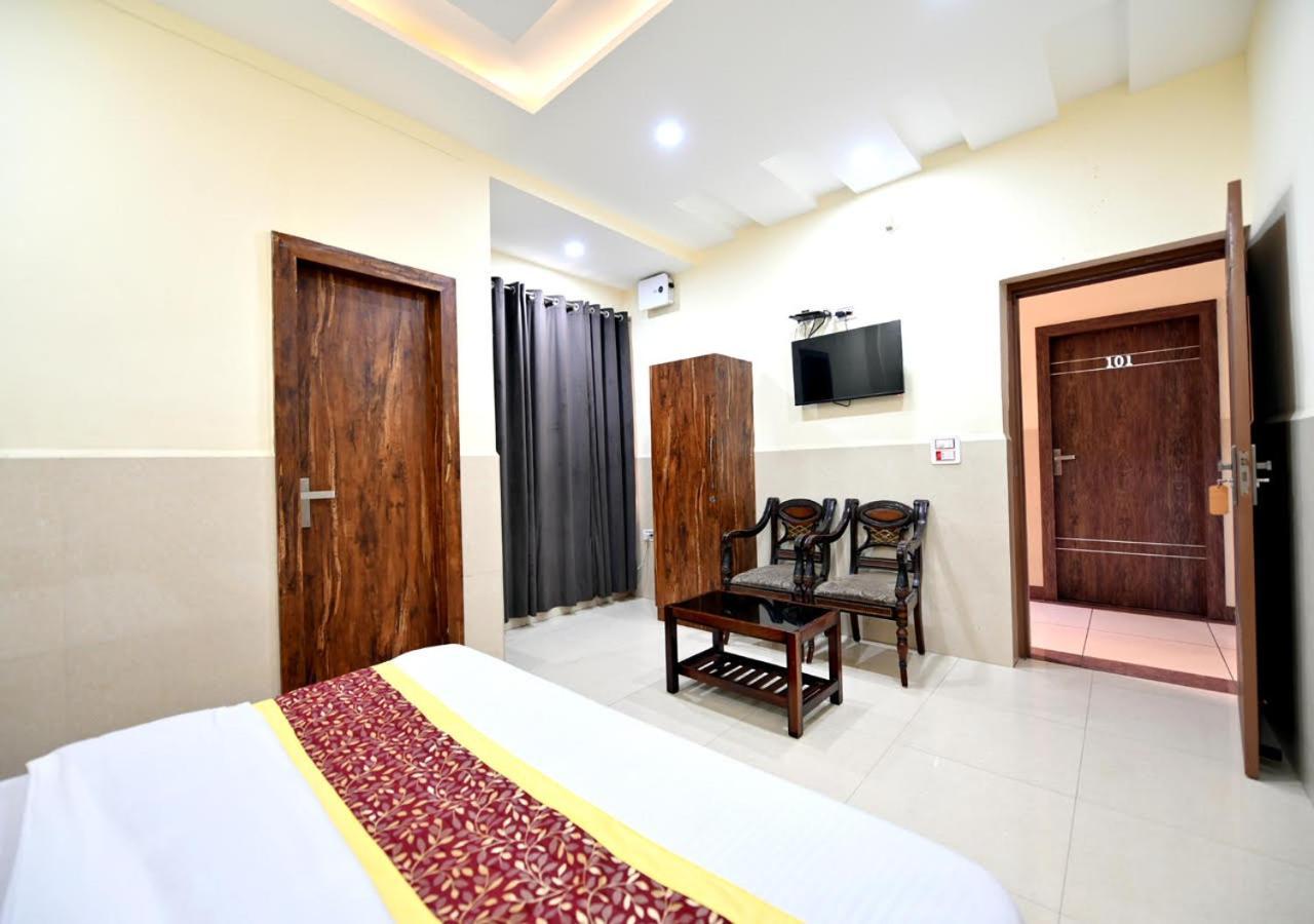Royal Inn Jammu Ngoại thất bức ảnh